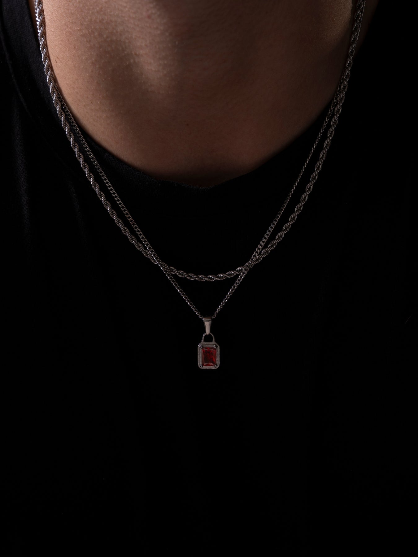 CATENA CON PIETRE PREZIOSE ROSSE | Argento