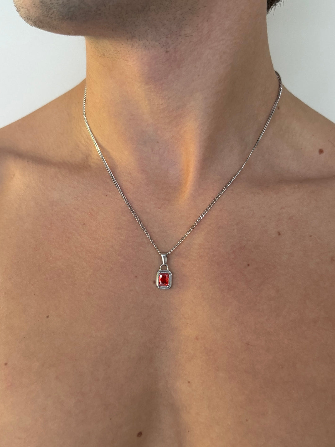 CATENA CON PIETRE PREZIOSE ROSSE | Argento