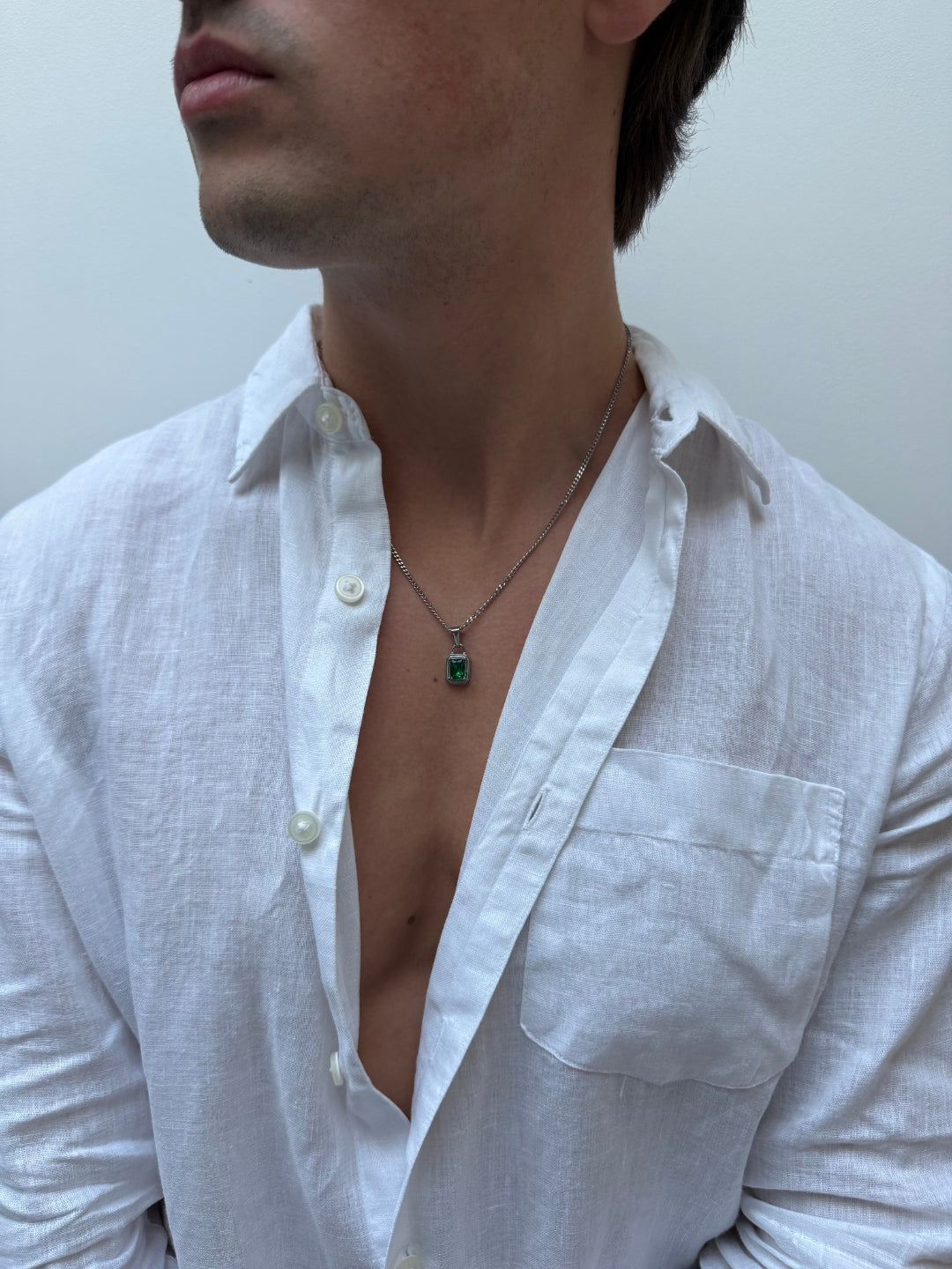 CATENA CON PIETRE PREZIOSE VERDI | Argento