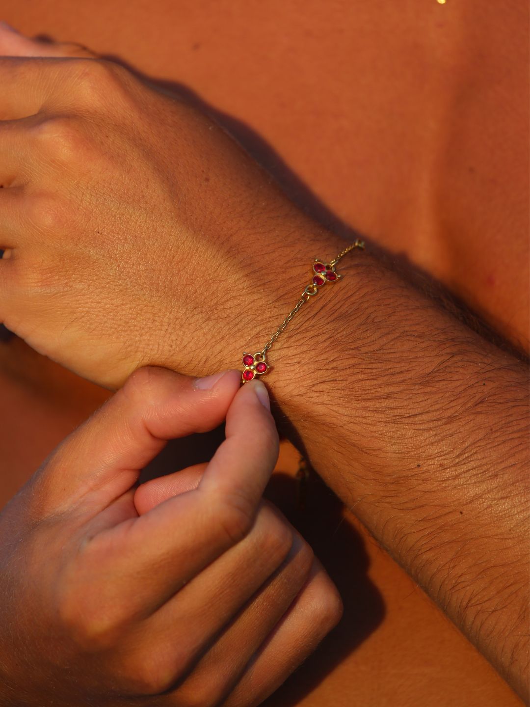 BRACCIALE TRIFOGLIO ROSSO | Oro 18 carati